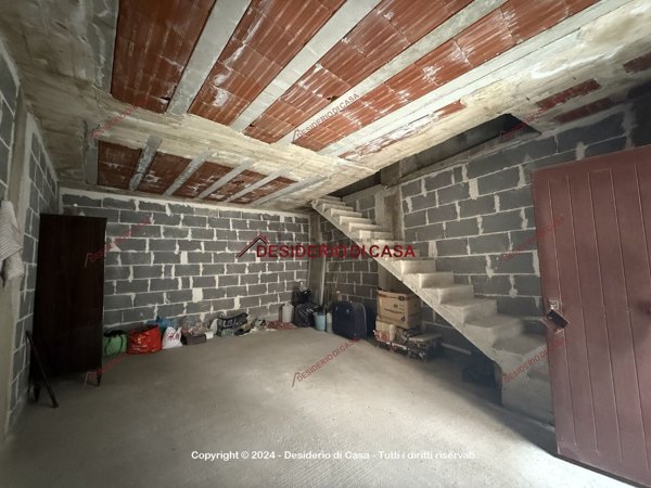 locale di sgombero in vendita a Monreale