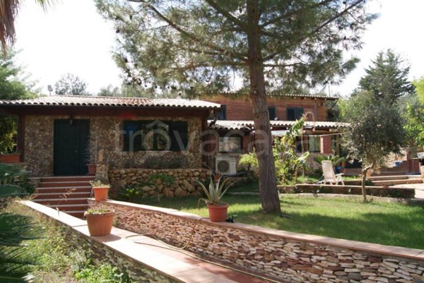 casa indipendente in vendita a Monreale in zona Aquino