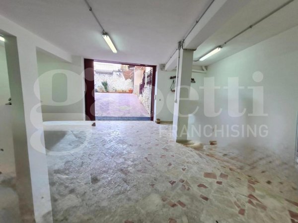 locale di sgombero in vendita a Monreale