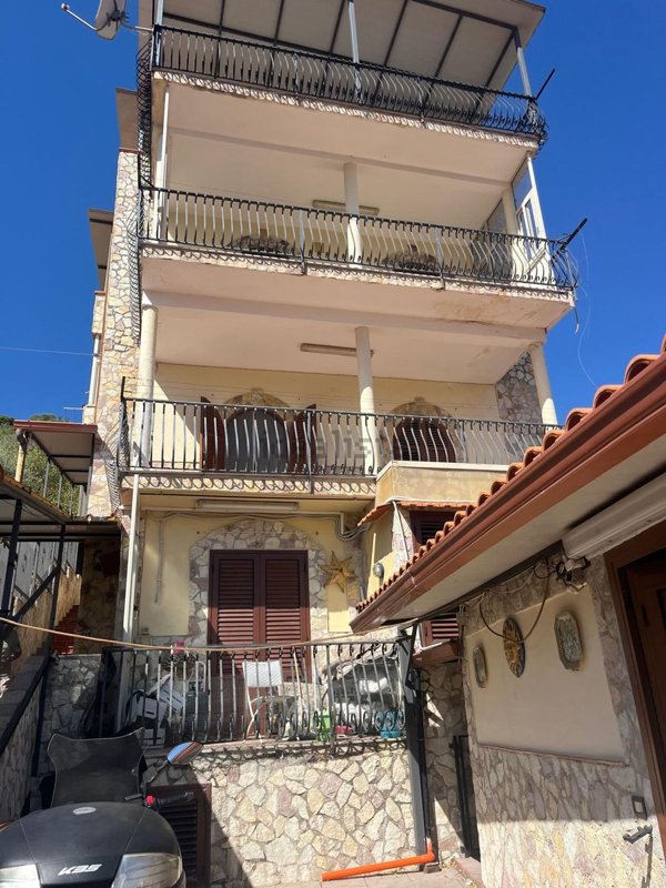appartamento in vendita a Monreale in zona San Martino delle Scale