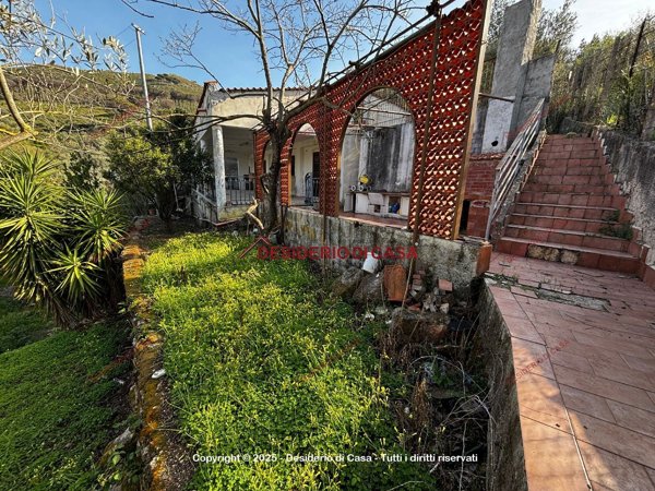 casa indipendente in vendita a Monreale in zona San Martino delle Scale