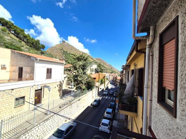 appartamento in vendita a Monreale in zona Pioppo