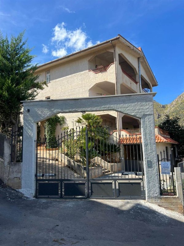 appartamento in vendita a Monreale in zona Pioppo