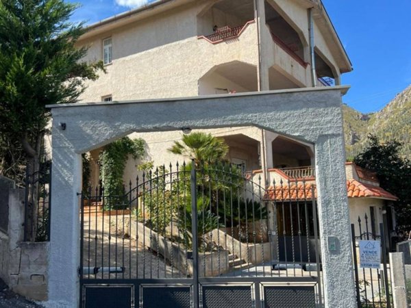 appartamento in vendita a Monreale in zona Pioppo