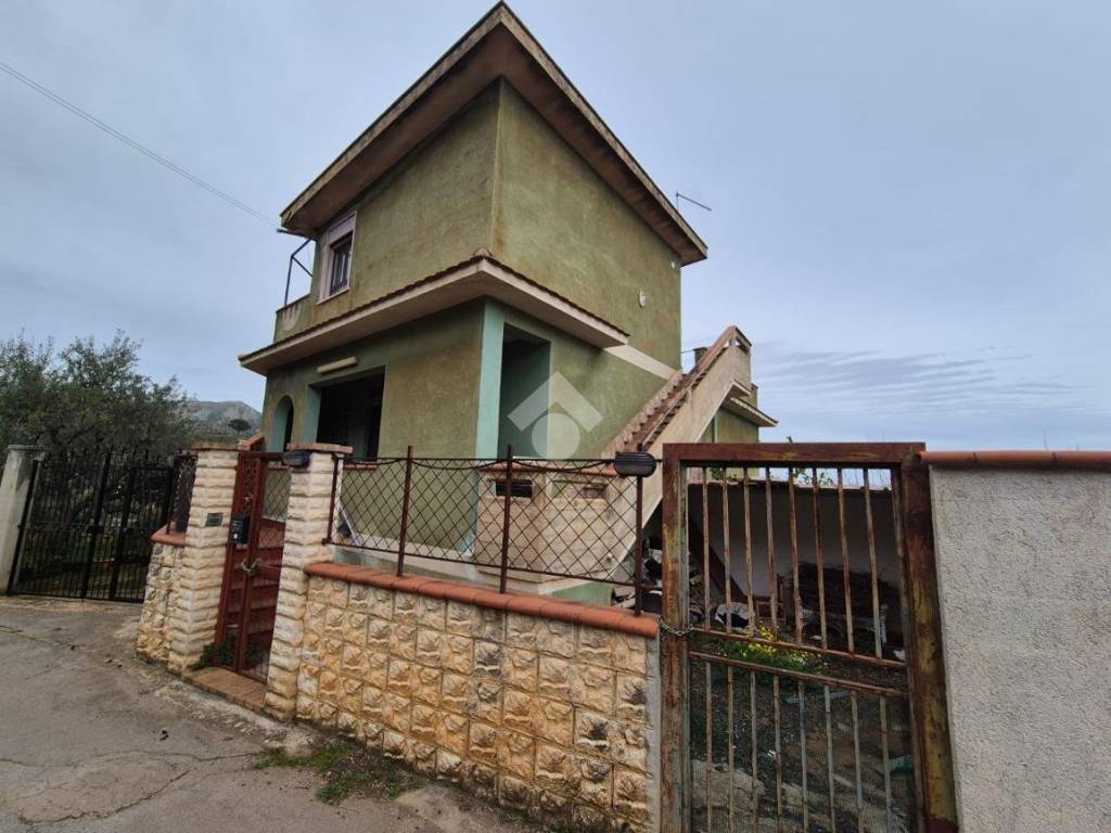 casa indipendente in vendita a Monreale in zona San Martino delle Scale