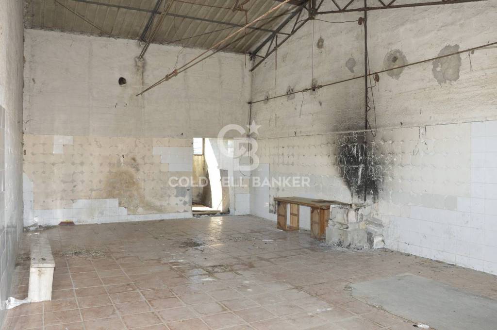 negozio in vendita a Monreale in zona San Martino delle Scale