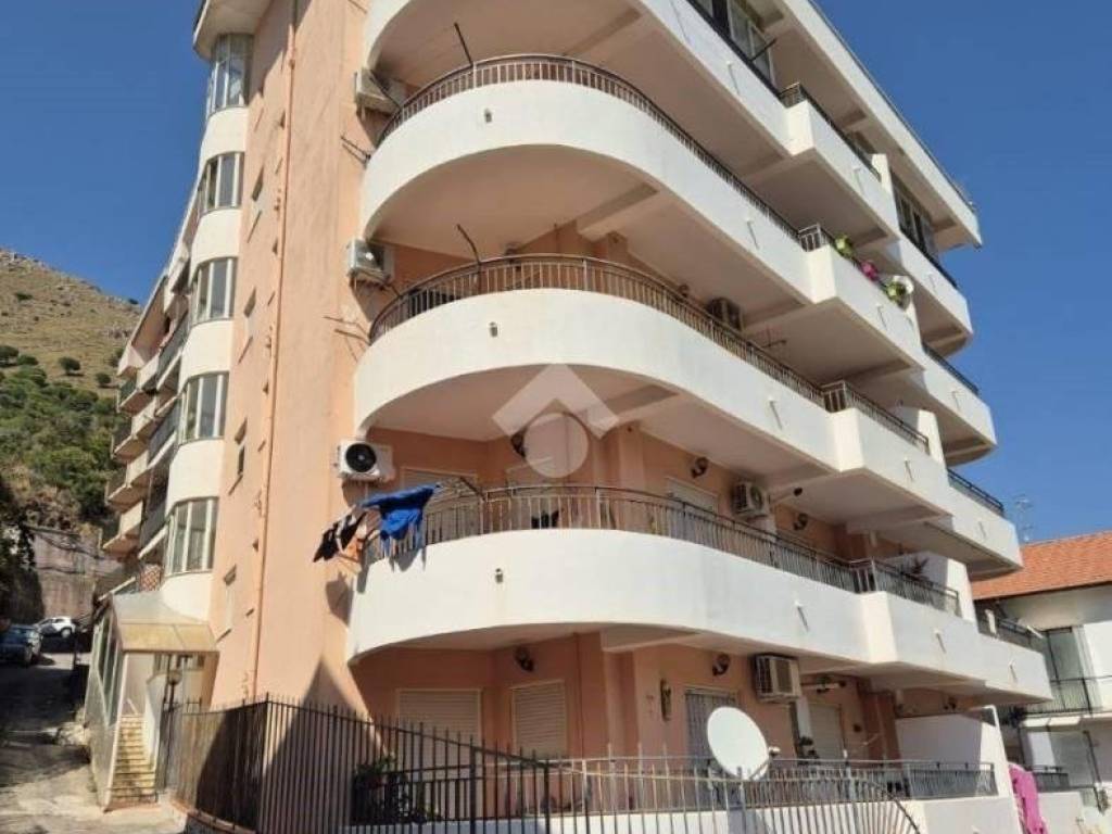 appartamento in vendita a Monreale in zona Pioppo