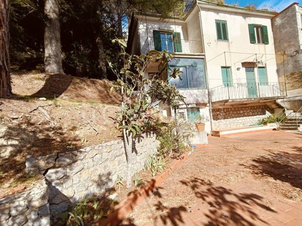 casa indipendente in vendita a Monreale in zona San Martino delle Scale