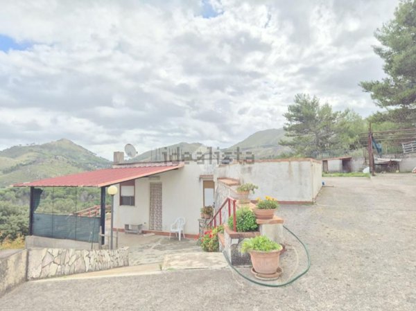 casa indipendente in vendita a Monreale in zona San Martino delle Scale