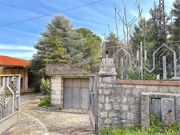 casa indipendente in vendita a Monreale in zona San Martino delle Scale
