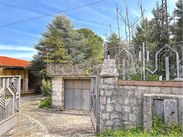 casa indipendente in vendita a Monreale in zona San Martino delle Scale