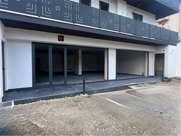 negozio in vendita a Monreale