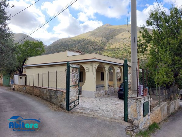 casa indipendente in vendita a Monreale in zona San Martino delle Scale