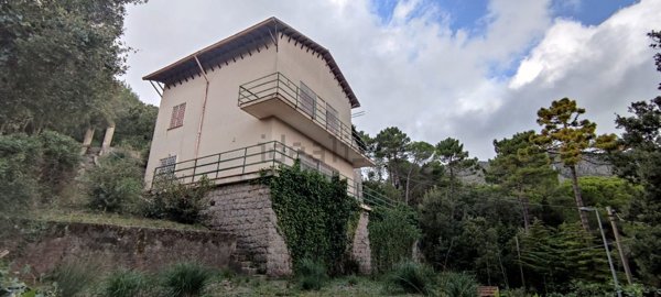 casa indipendente in vendita a Monreale in zona San Martino delle Scale