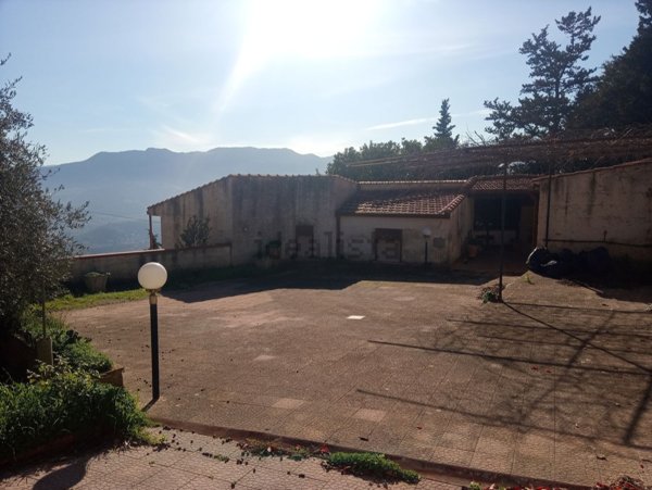 casa indipendente in vendita a Monreale in zona Monte Caputo