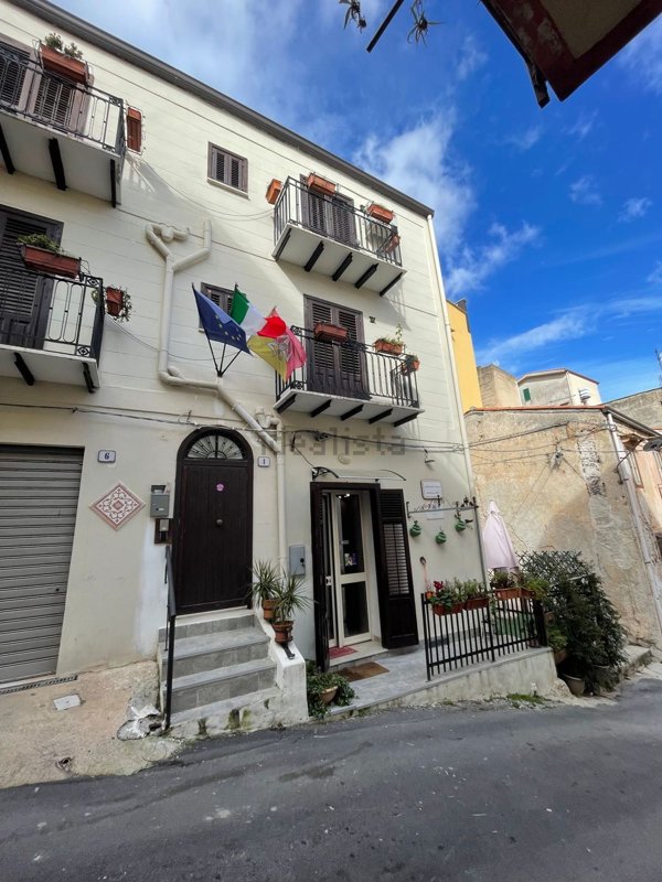 negozio in vendita a Monreale
