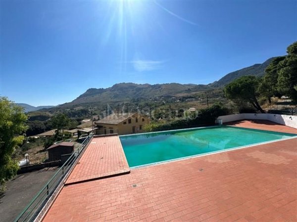 casa indipendente in vendita a Monreale in zona Pioppo