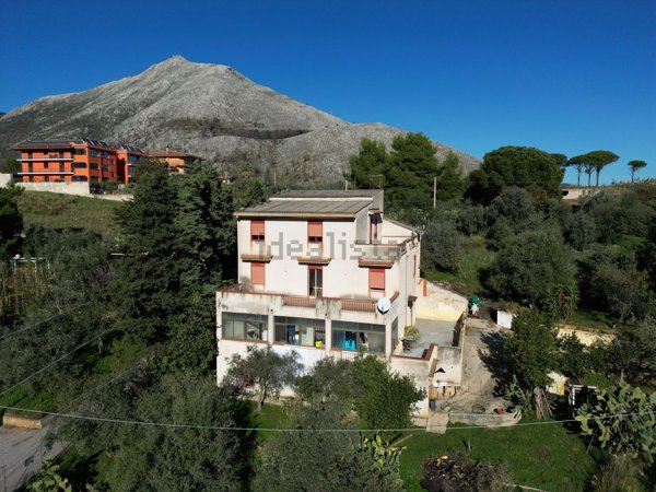 casa indipendente in vendita a Monreale in zona San Martino delle Scale