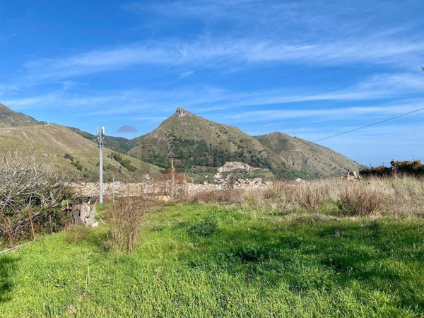 terreno edificabile in vendita a Monreale in zona Pioppo