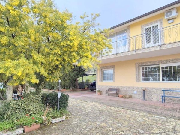 casa indipendente in vendita a Monreale in zona Giacalone