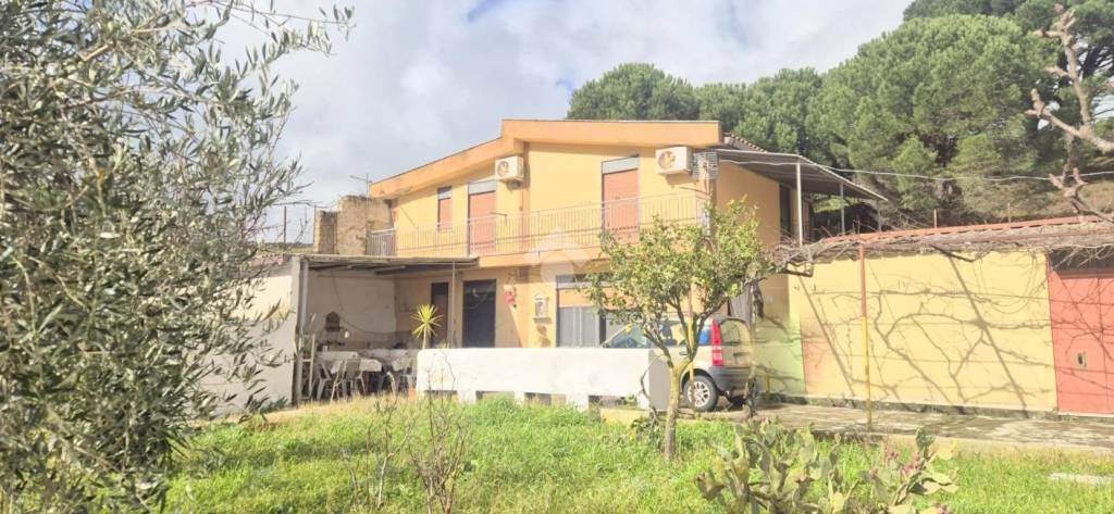 casa indipendente in vendita a Monreale in zona Pioppo
