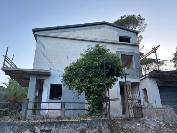casa indipendente in vendita a Monreale in zona San Martino delle Scale