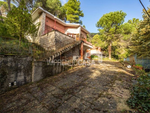 casa indipendente in vendita a Monreale in zona San Martino delle Scale