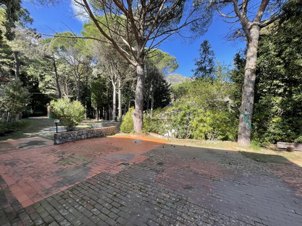 casa indipendente in vendita a Monreale in zona San Martino delle Scale