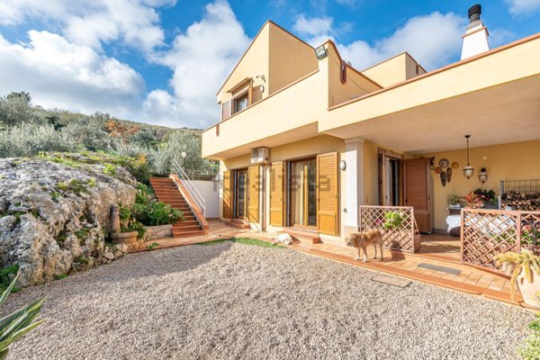 casa indipendente in vendita a Monreale