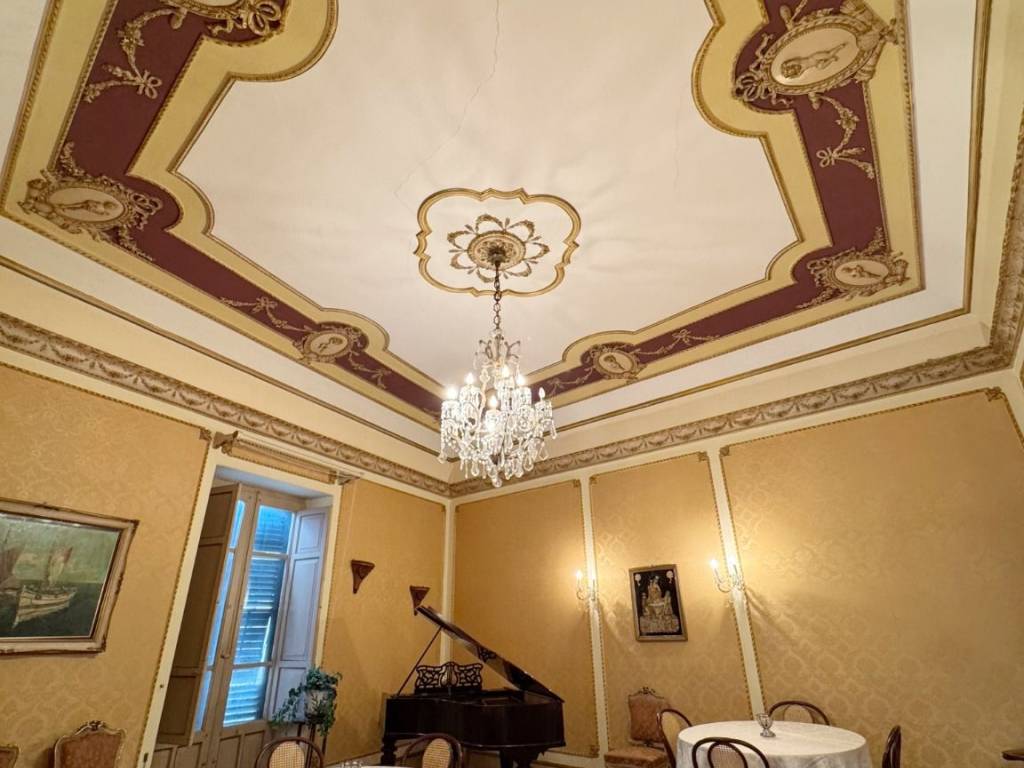 intera palazzina in vendita a Monreale