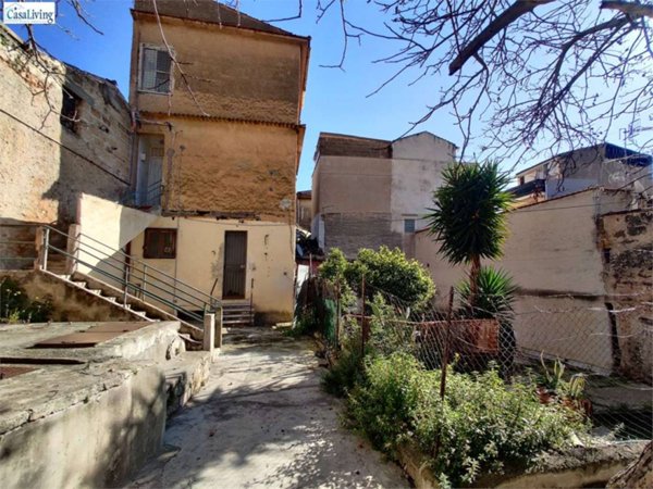 casa indipendente in vendita a Monreale in zona San Martino delle Scale