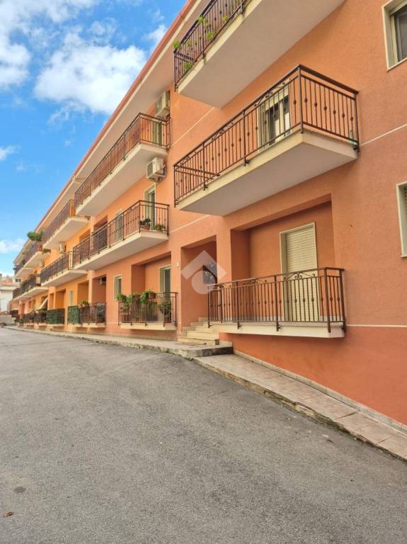 appartamento in vendita a Monreale in zona Pioppo