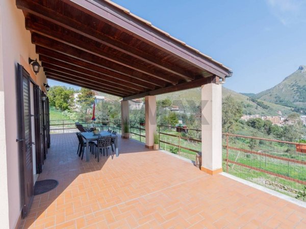 casa indipendente in vendita a Monreale in zona Pioppo