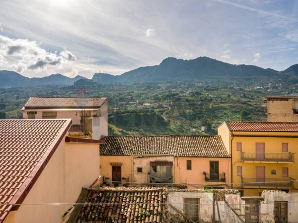 appartamento in vendita a Monreale in zona Pioppo