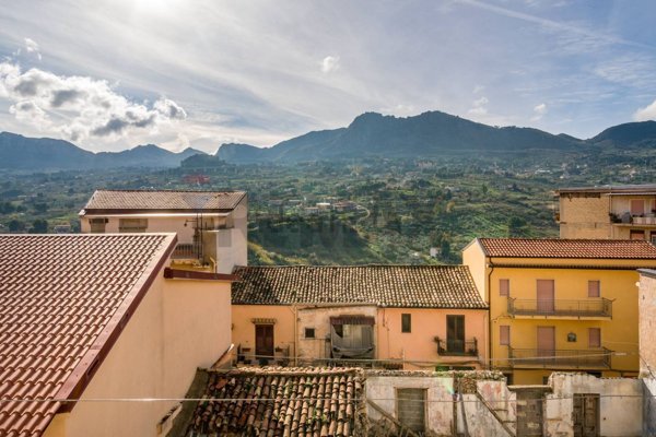 appartamento in vendita a Monreale in zona Pioppo