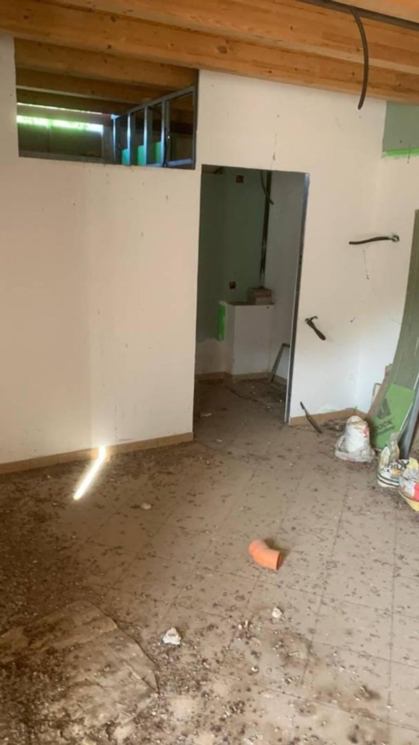 locale commerciale in vendita a Monreale in zona Aquino