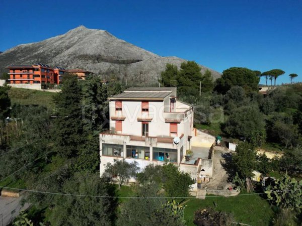 casa indipendente in vendita a Monreale in zona San Martino delle Scale