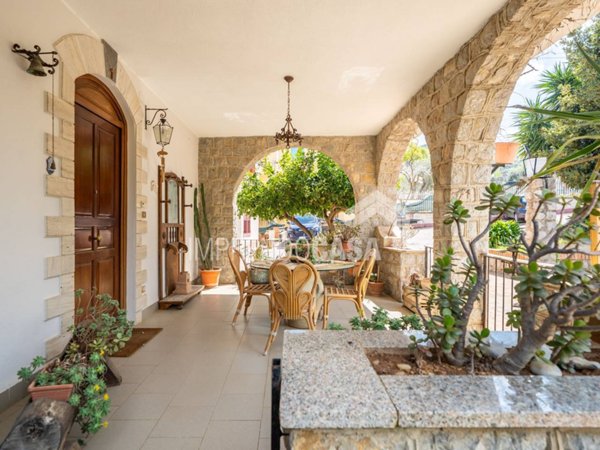 casa indipendente in vendita a Monreale in zona San Martino delle Scale