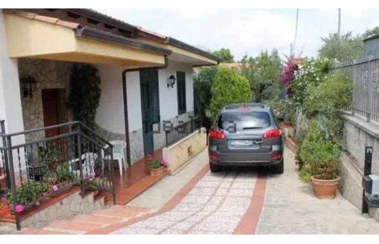 casa indipendente in vendita a Monreale in zona San Martino delle Scale