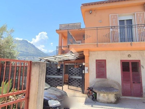 casa indipendente in vendita a Monreale in zona Aquino