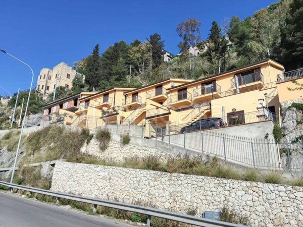 casa indipendente in vendita a Monreale in zona Tagliavia