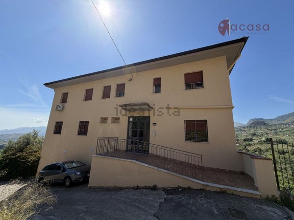 appartamento in vendita a Monreale in zona Pioppo