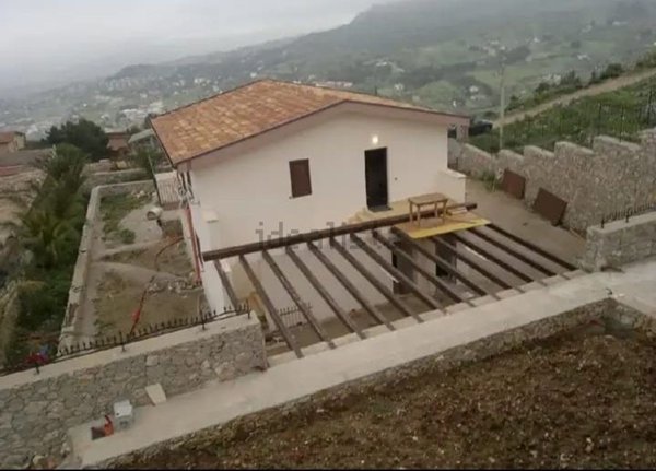 casa indipendente in vendita a Monreale in zona Pioppo