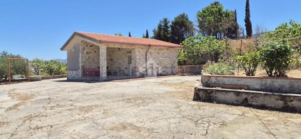 casa indipendente in vendita a Monreale in zona Pioppo