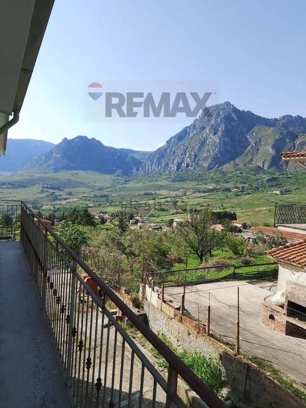 appartamento in vendita a Monreale in zona Poggio San Francesco