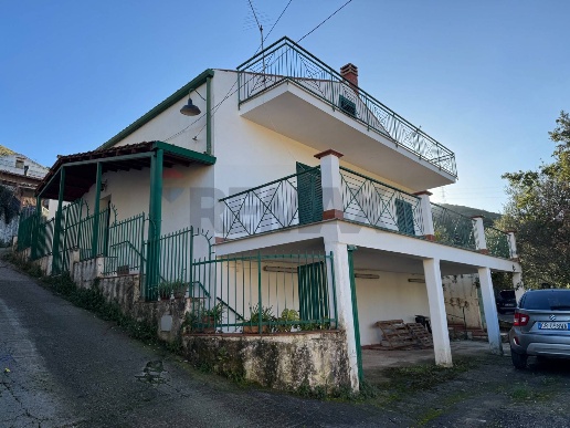 casa indipendente in vendita a Monreale in zona San Martino delle Scale