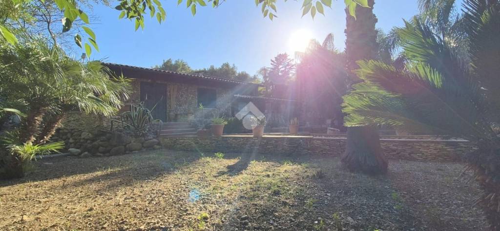 casa indipendente in vendita a Monreale in zona Aquino