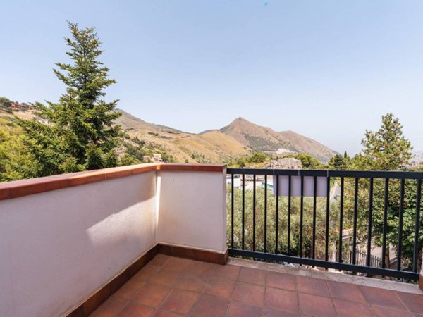 casa indipendente in vendita a Monreale in zona Pioppo