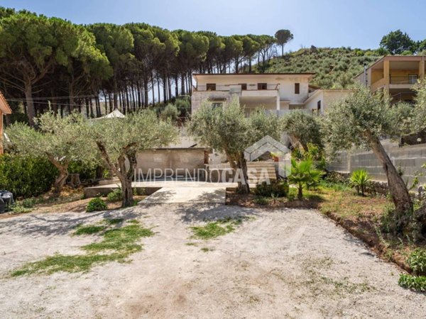 appartamento in vendita a Monreale in zona San Martino delle Scale