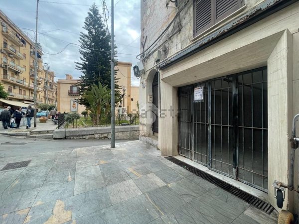 locale commerciale in vendita a Monreale